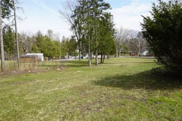 $325,000 | 873 Milford Drive, Skaneateles, NY 13152