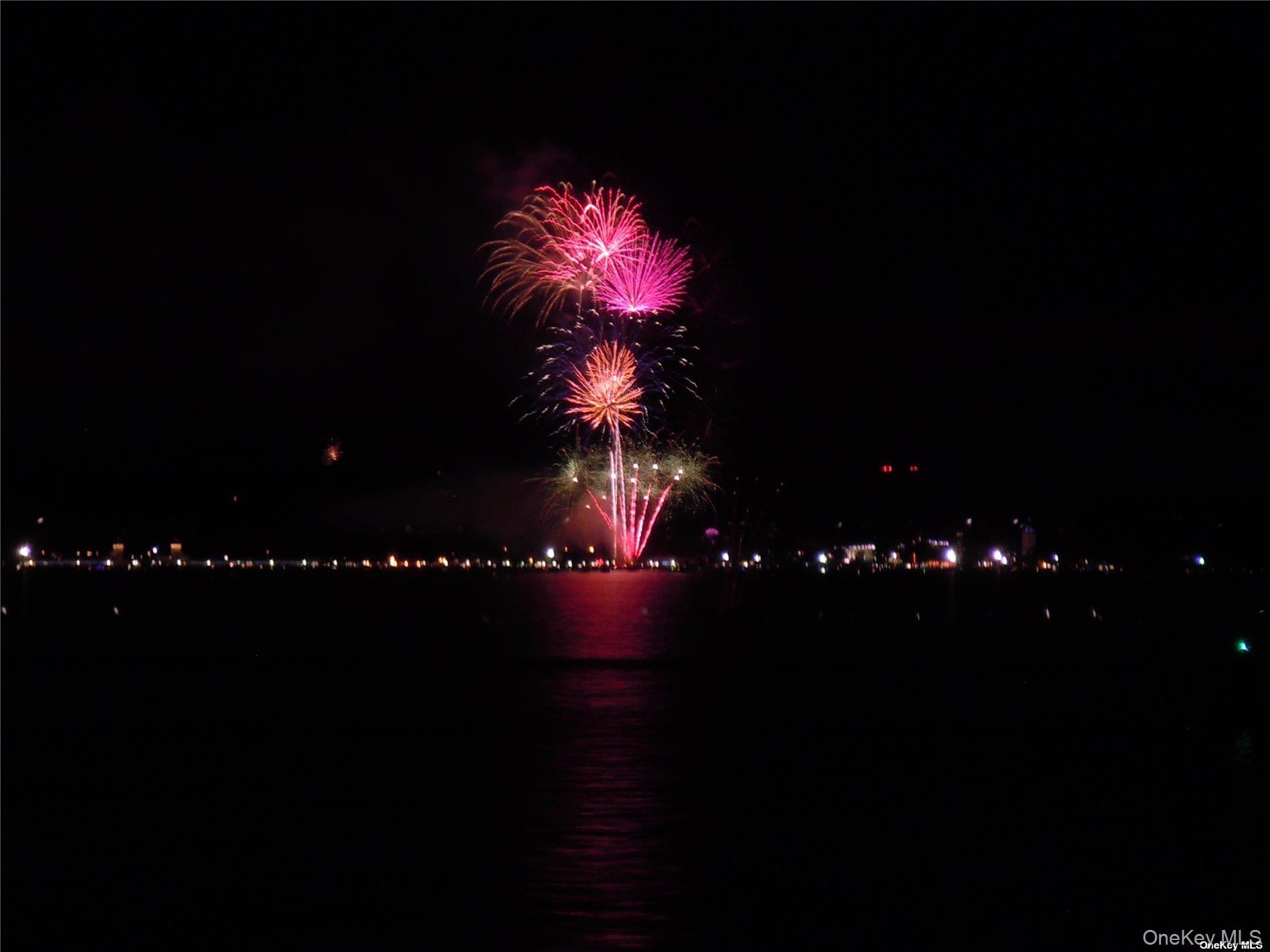 48 Westland Drive Glen Cove, NY 11542 - Photo 21 of 25