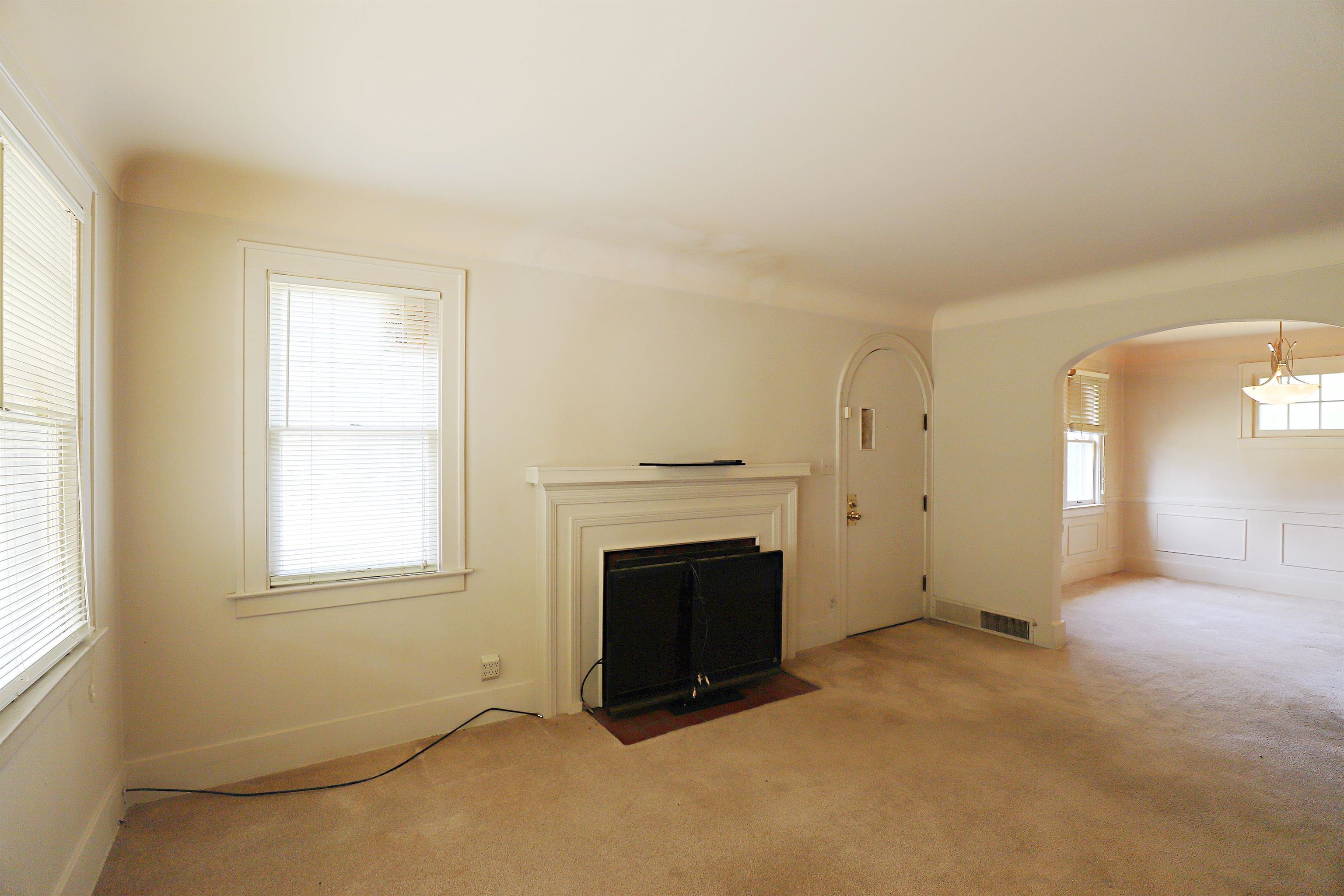 502 Dougherty Place Flint, MI 48504 - Photo 3 of 27