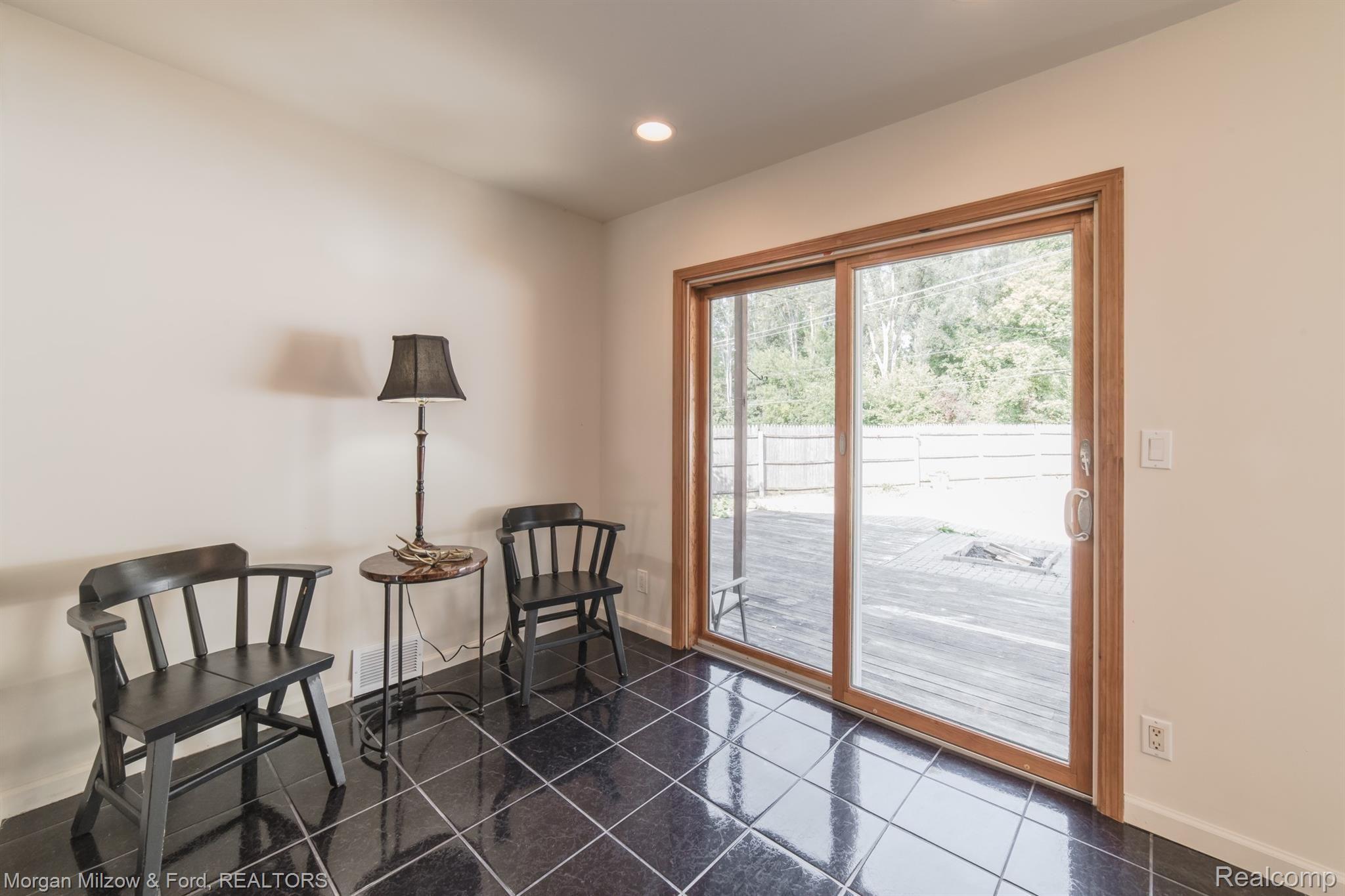 1893 White Lake Road Highland, MI 48356 - Photo 5 of 48 1893 White Lake Road (5).jpg