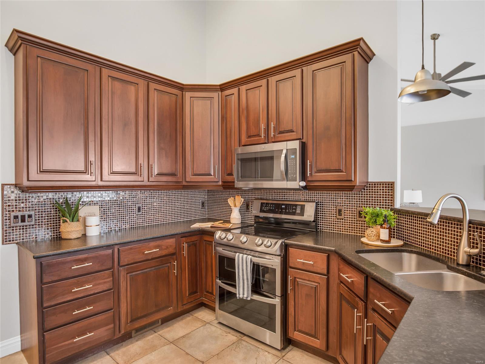 1471 Big Bend Road Ballwin, MO 63021 - Photo 9 of 31