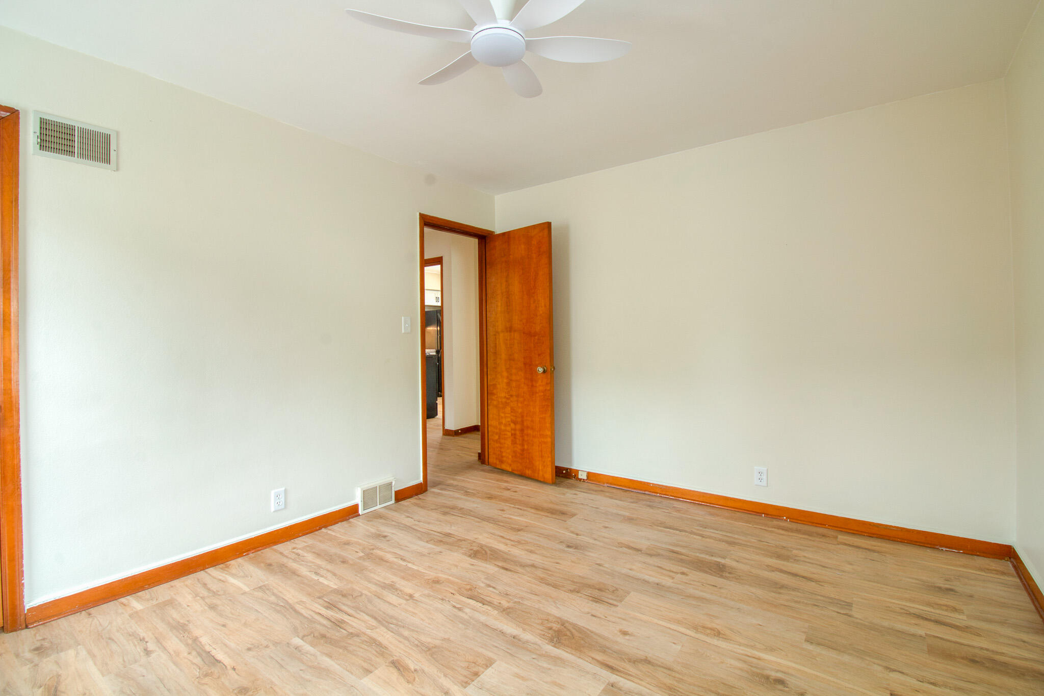2924 South 46th Street Milwaukee, WI 53219 - Photo 18 of 22 IMG_2319