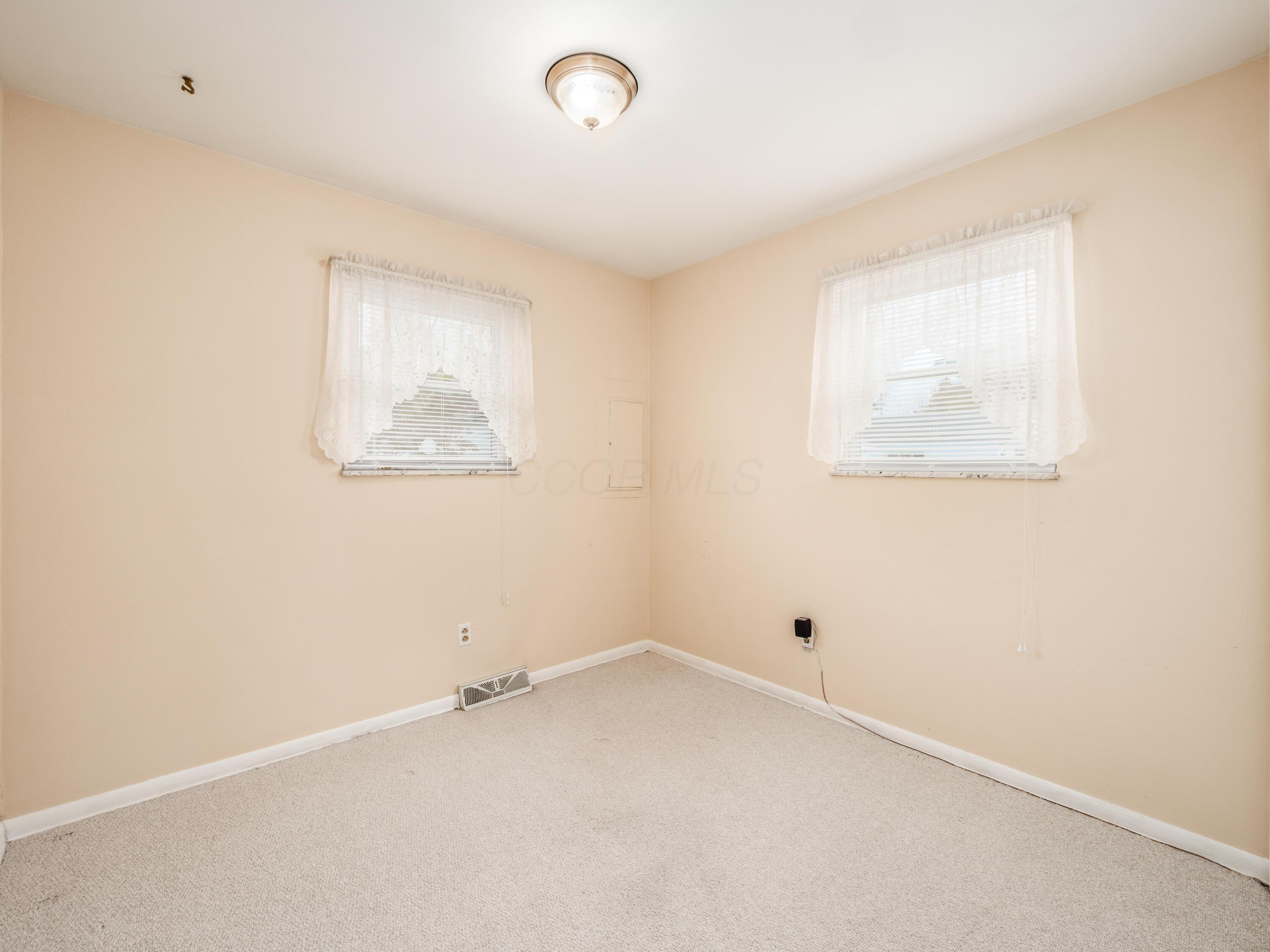 696 Williams Road Columbus, OH 43207 - Photo 32 of 39 A_696_Buttles_046