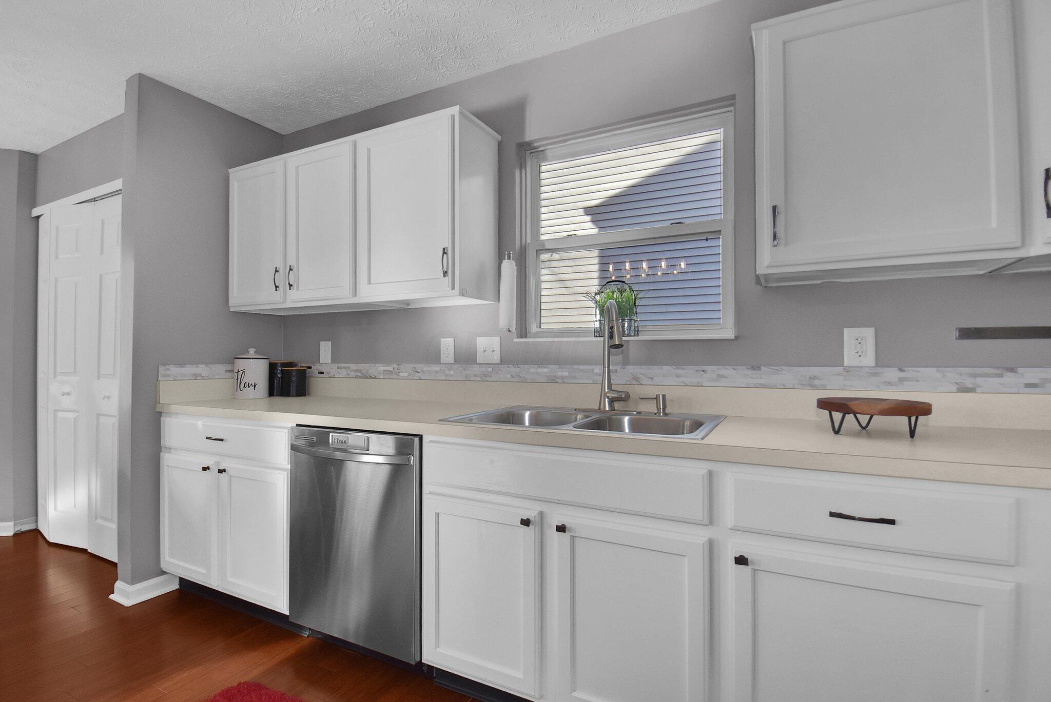 3213 Hines Road Columbus, OH 43230 - Photo 12 of 40 Kitchen