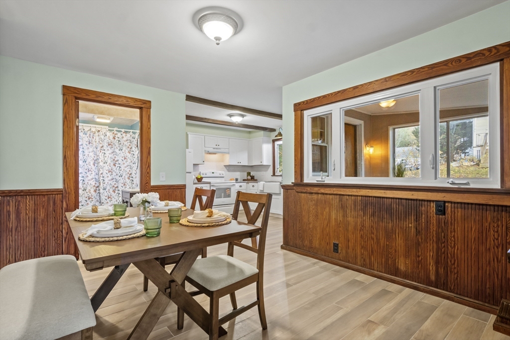 2 Overlook Road Wakefield, MA 01880 - Photo 18 of 42 a dining room with furniture and window
