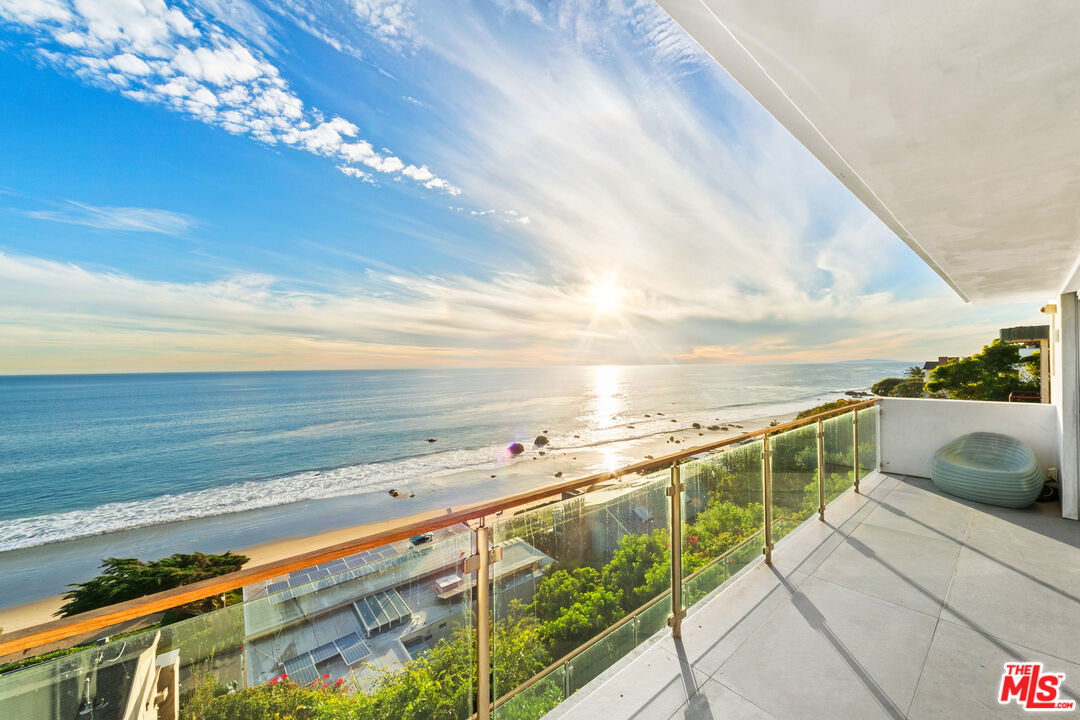 31666 Broad Beach Road Malibu, CA 90265 - Photo 21 of 23 a view of balcony with city view
