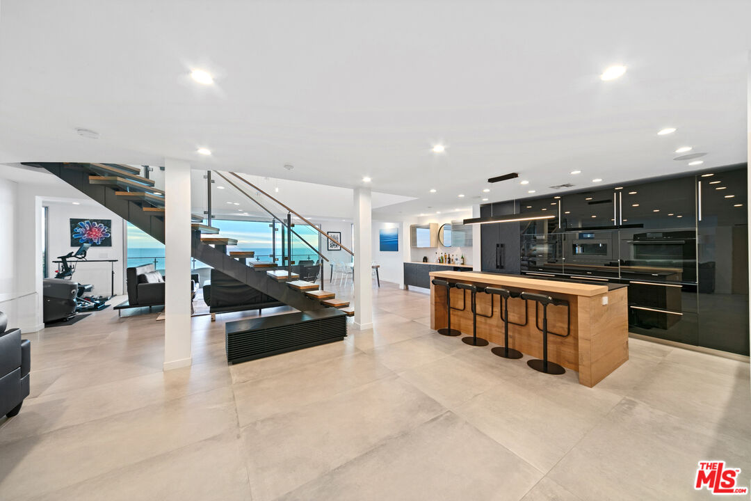 31666 Broad Beach Road Malibu, CA 90265 - Photo 5 of 23 a view of lobby with furniture