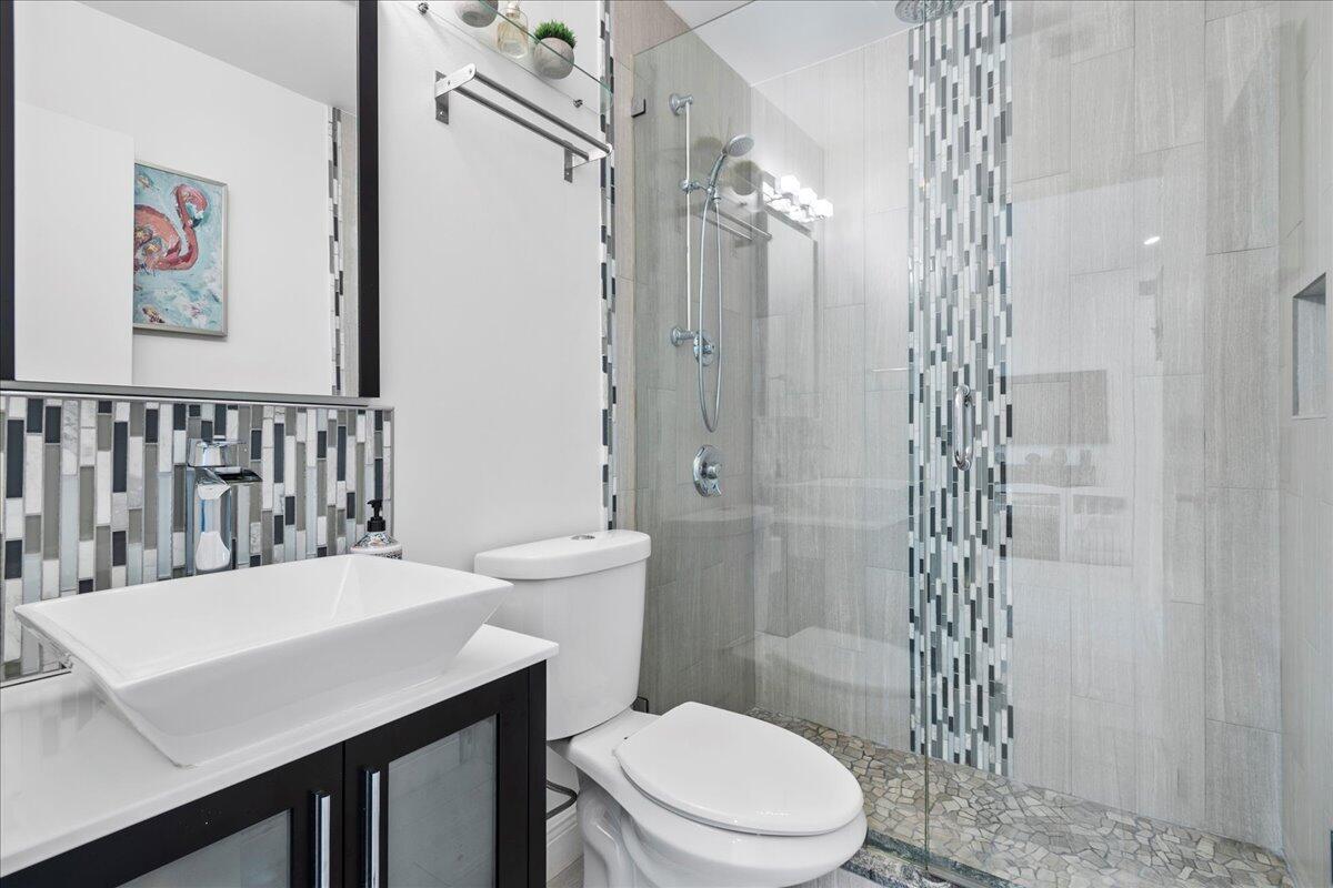 1969 Southwest 36th Avenue Delray Beach, FL 33445 - Photo 19 of 40 Bathroom
