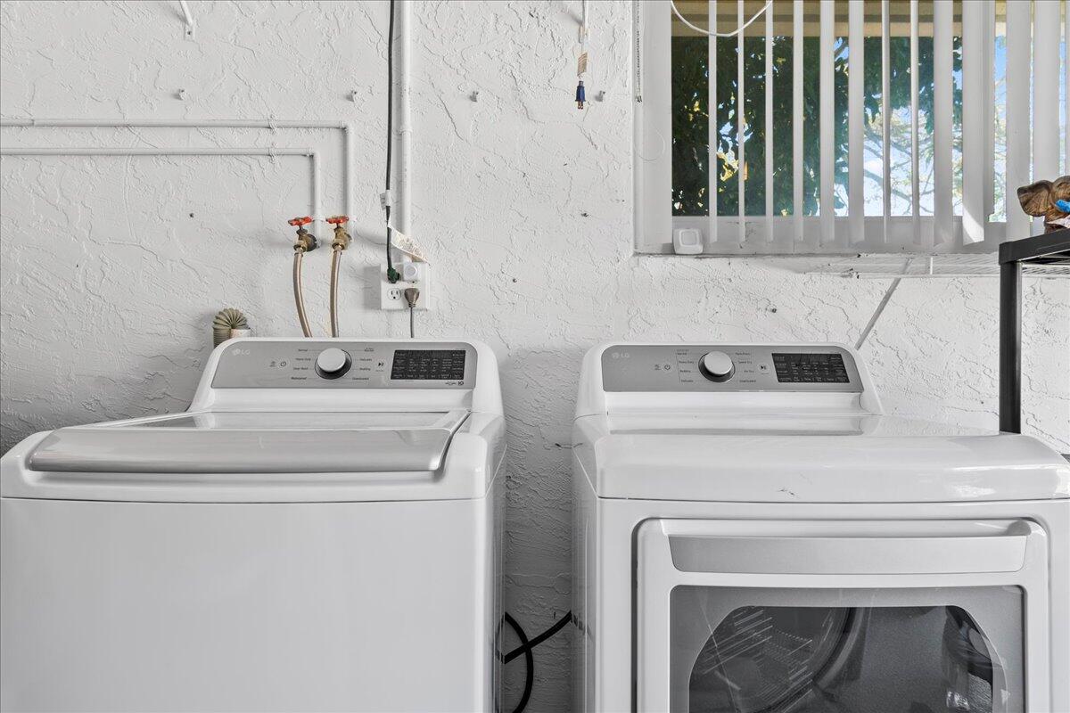 1969 Southwest 36th Avenue Delray Beach, FL 33445 - Photo 28 of 40 Washer/Dryer