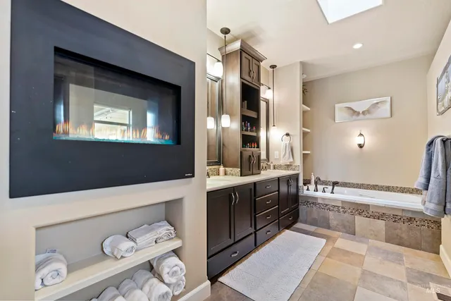 $9,865,000 | 16300 South Curtis Road, Kuna, ID 83634