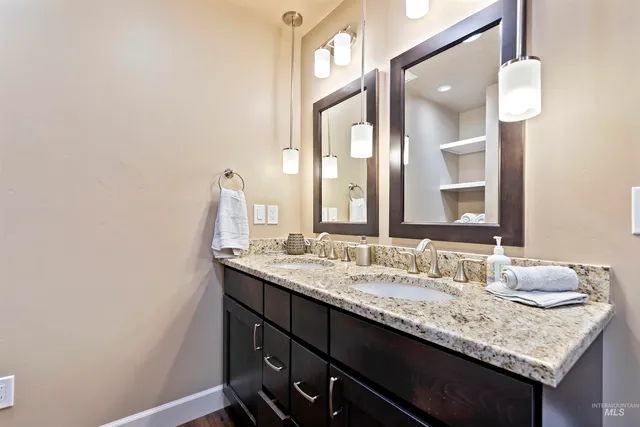 $9,865,000 | 16300 South Curtis Road, Kuna, ID 83634