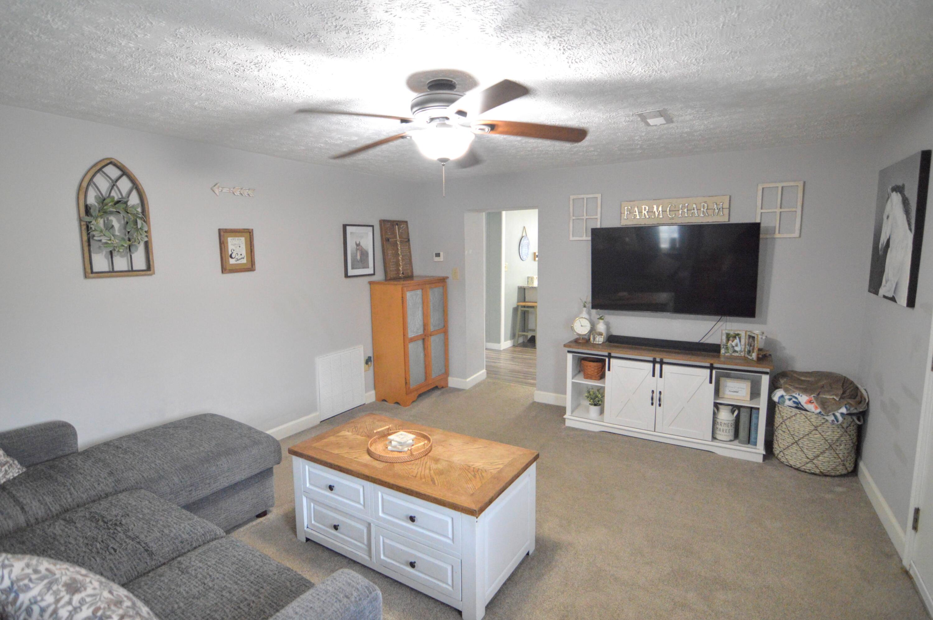 12091 Riggs Road Independence, KY 41051 - Photo 6 of 38 Gallery Image 6