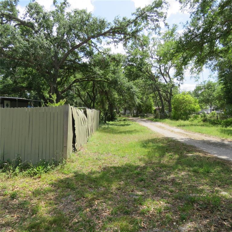 8505 Franklin Road Plant City, FL 33565 - Photo 18 of 25 a view of a garden