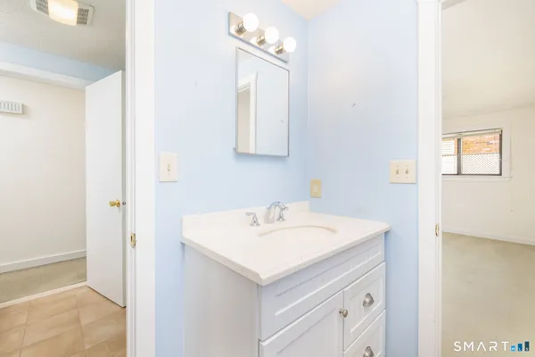 $479,900 | 20 West Lakeview Drive, Granby, CT 06035