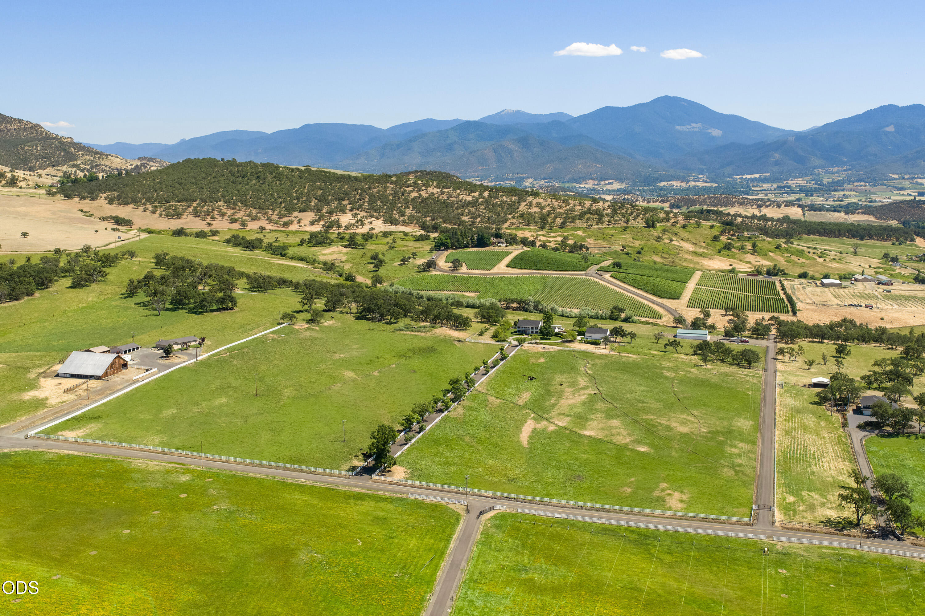 4550 Coal Mine Road Medford, OR 97504 - Photo 6 of 50