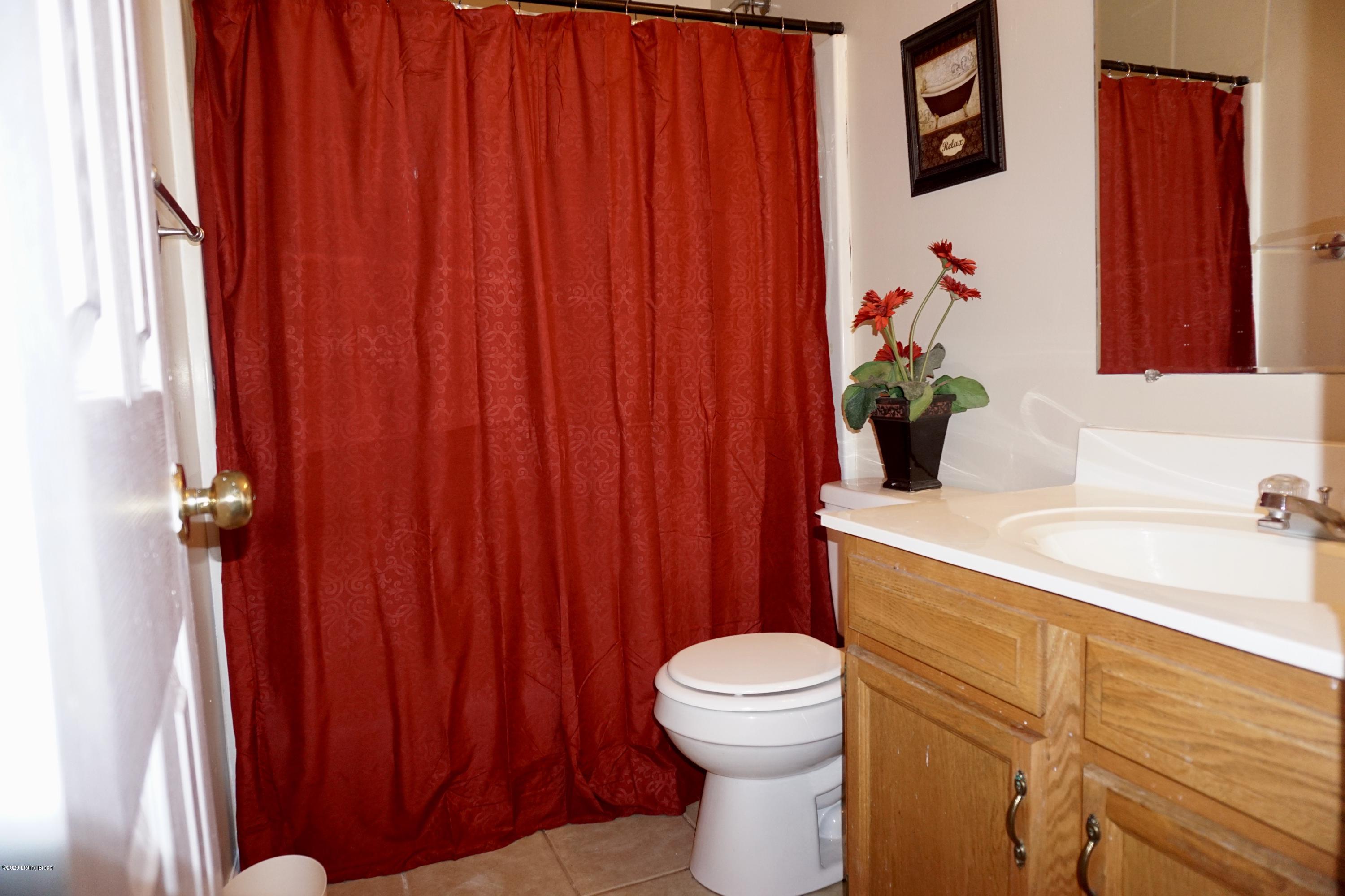 9709 Brooks Bend Road Louisville, KY 40258 - Photo 14 of 23 DSC04333