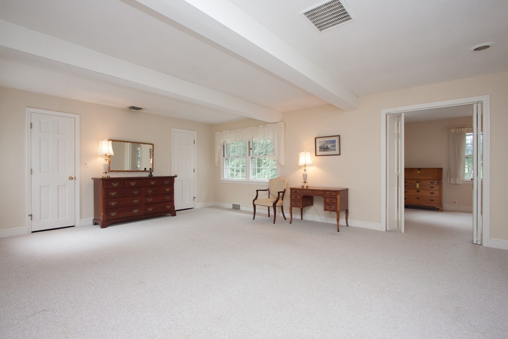 195 Concord Road Longmeadow, MA 01106 - Photo 17 of 29 Gallery Image 17