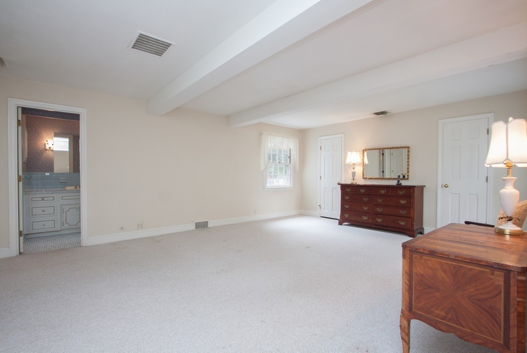 195 Concord Road Longmeadow, MA 01106 - Photo 18 of 29 Gallery Image 18
