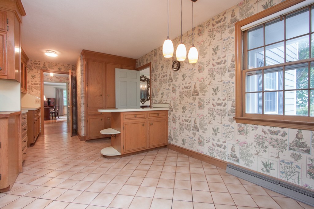 195 Concord Road Longmeadow, MA 01106 - Photo 9 of 29 Gallery Image 9