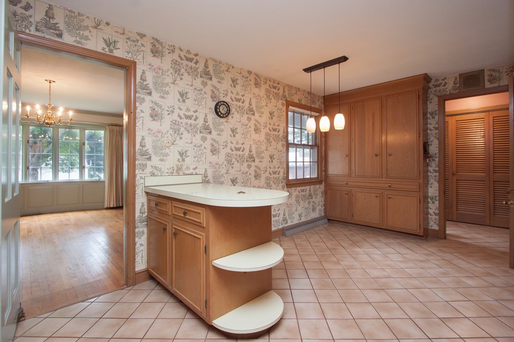 195 Concord Road Longmeadow, MA 01106 - Photo 10 of 29 Gallery Image 10