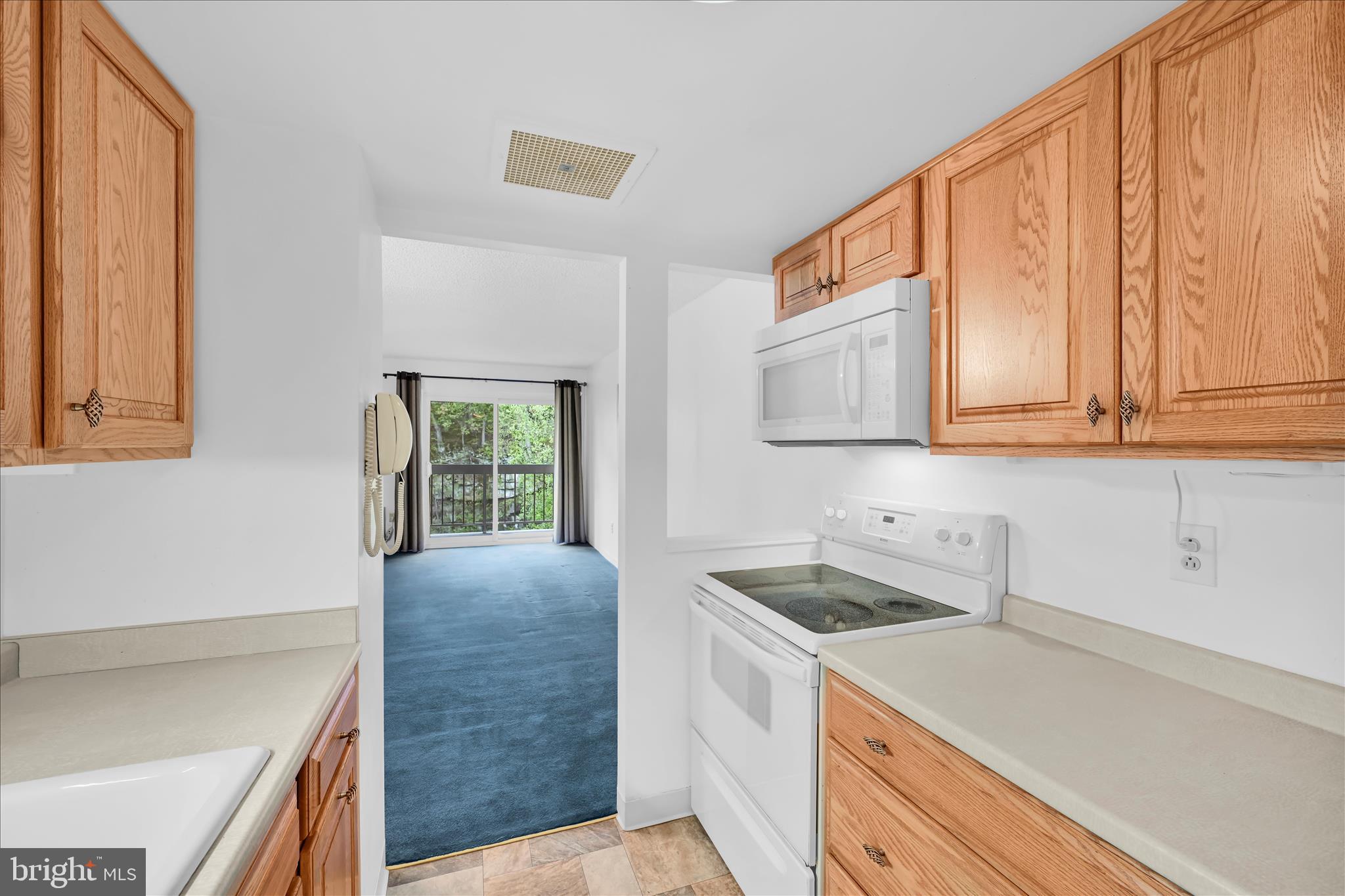 800 Avondale Road, Unit 6P Wallingford, PA 19086 - Photo 17 of 27 Kitchen