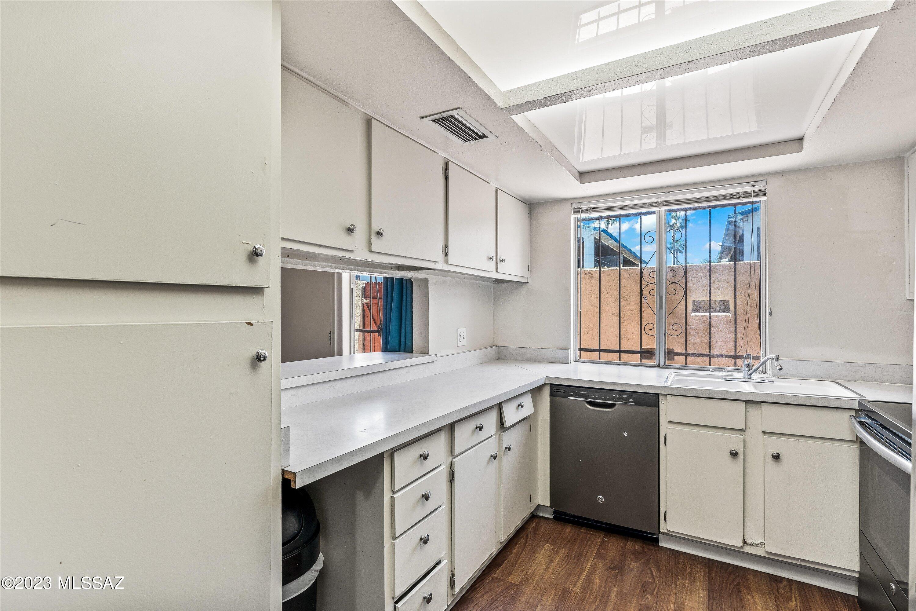1577 East Prince Road, Unit A Tucson, AZ 85719 - Photo 6 of 25 Gallery Image 6