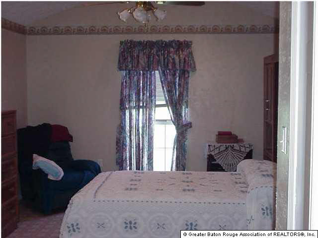 39046 Whitfield Road Gonzales, LA 70737 - Photo 3 of 10 Gallery Image 3
