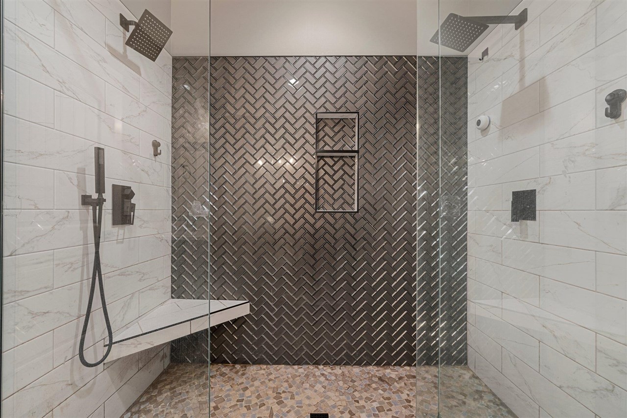 6400 Williams Road Cross Plains, TN 37049 - Photo 6 of 11 a bathroom with a shower