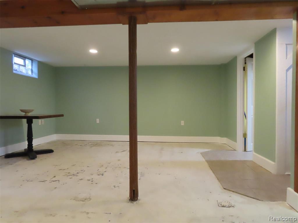 259 Red Oak Lane Rochester Hills, MI 48307 - Photo 18 of 21