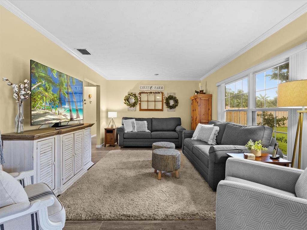 1806 Cherry Ridge Lane Brandon, FL 33511 - Photo 11 of 45 Family Room