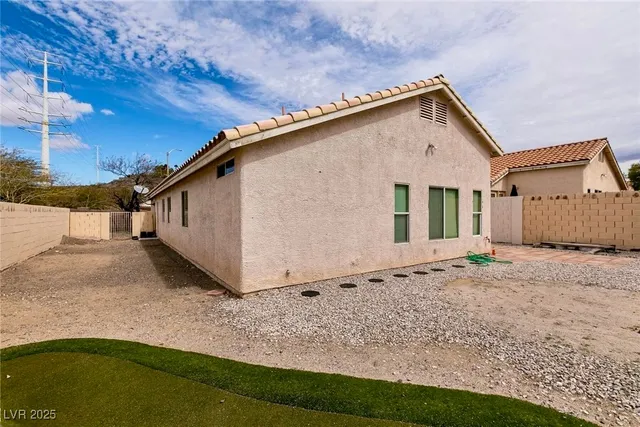 $2,400 | 2295 Dakota Sky Court, Henderson, NV 89052