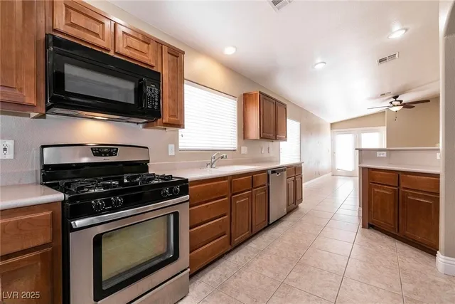 $2,400 | 2295 Dakota Sky Court, Henderson, NV 89052