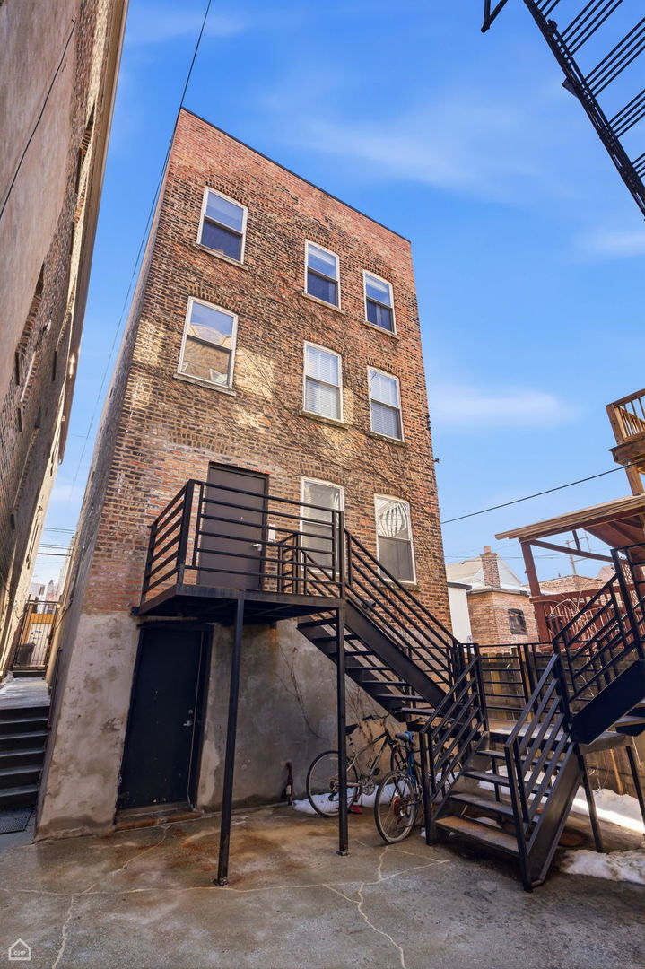 1811 West 17th Street, Unit 303 Chicago, IL 60608 - Photo 2 of 14