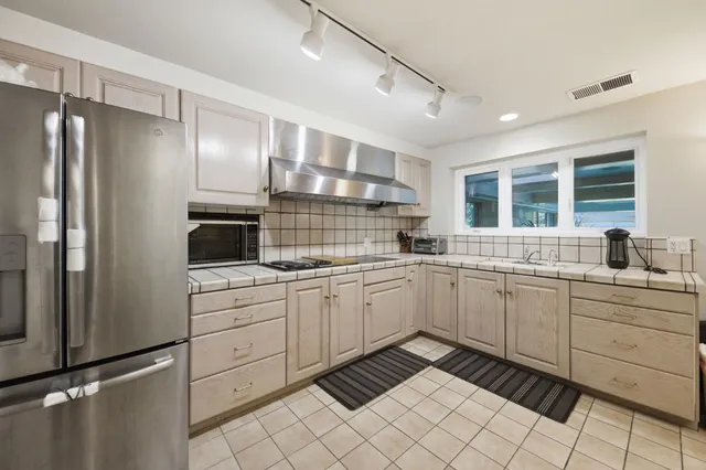 $9,800,000 | 2930 Privet Drive, Hillsborough, CA 94010