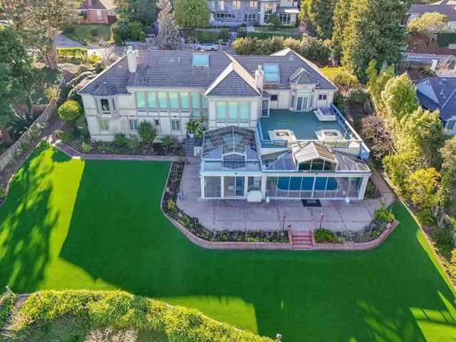 $9,800,000 | 2930 Privet Drive, Hillsborough, CA 94010