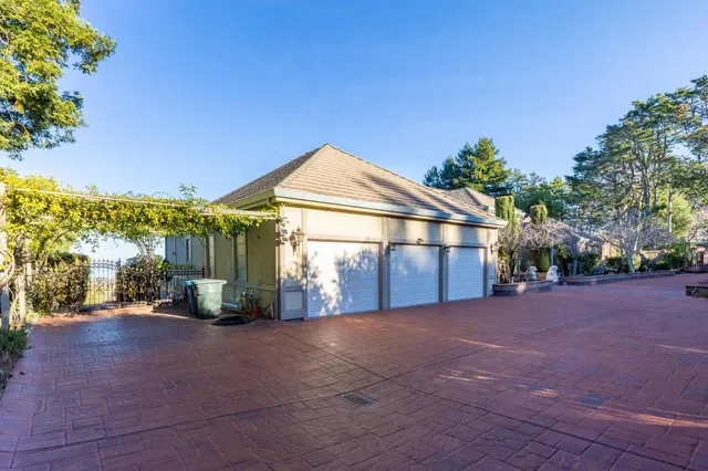 $9,800,000 | 2930 Privet Drive, Hillsborough, CA 94010