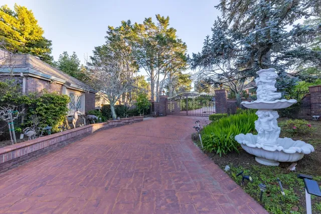$9,800,000 | 2930 Privet Drive, Hillsborough, CA 94010