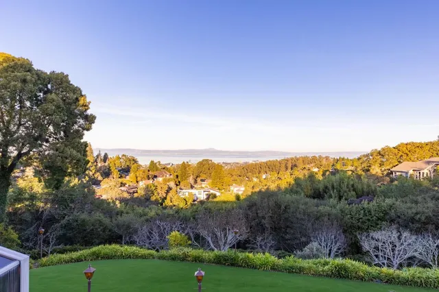 $9,800,000 | 2930 Privet Drive, Hillsborough, CA 94010