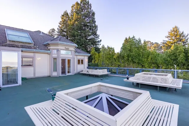 $9,800,000 | 2930 Privet Drive, Hillsborough, CA 94010