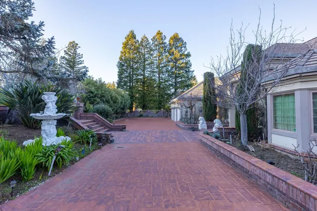 $9,800,000 | 2930 Privet Drive, Hillsborough, CA 94010