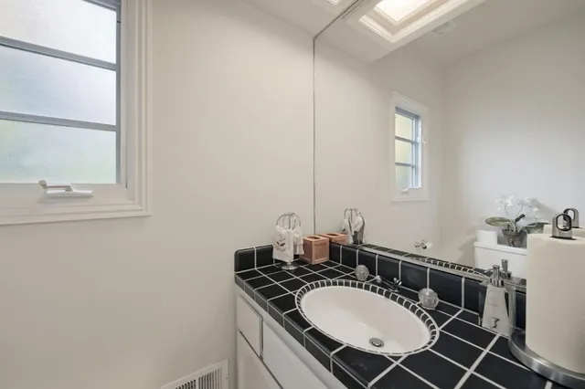 $9,800,000 | 2930 Privet Drive, Hillsborough, CA 94010