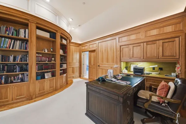 $9,800,000 | 2930 Privet Drive, Hillsborough, CA 94010