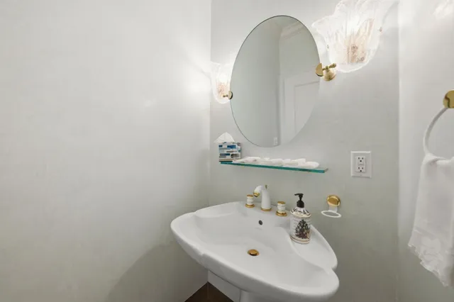 $9,800,000 | 2930 Privet Drive, Hillsborough, CA 94010