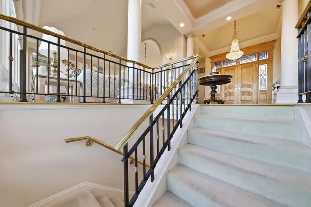 $9,800,000 | 2930 Privet Drive, Hillsborough, CA 94010