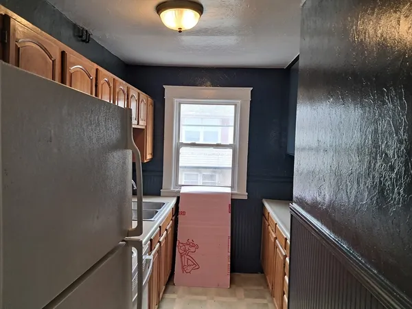 $2,000 | 146 Charlton Street, Unit 1, Southbridge, MA 01550
