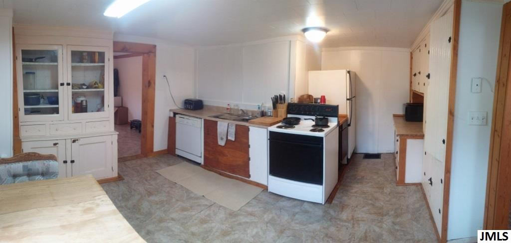 7015 Bunkerhill Road Jackson, MI 49201 - Photo 12 of 25 Photo 12