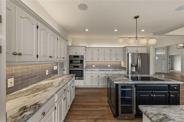 $799,000 | 15617 Pawnee Street, Overland Park, KS 66224