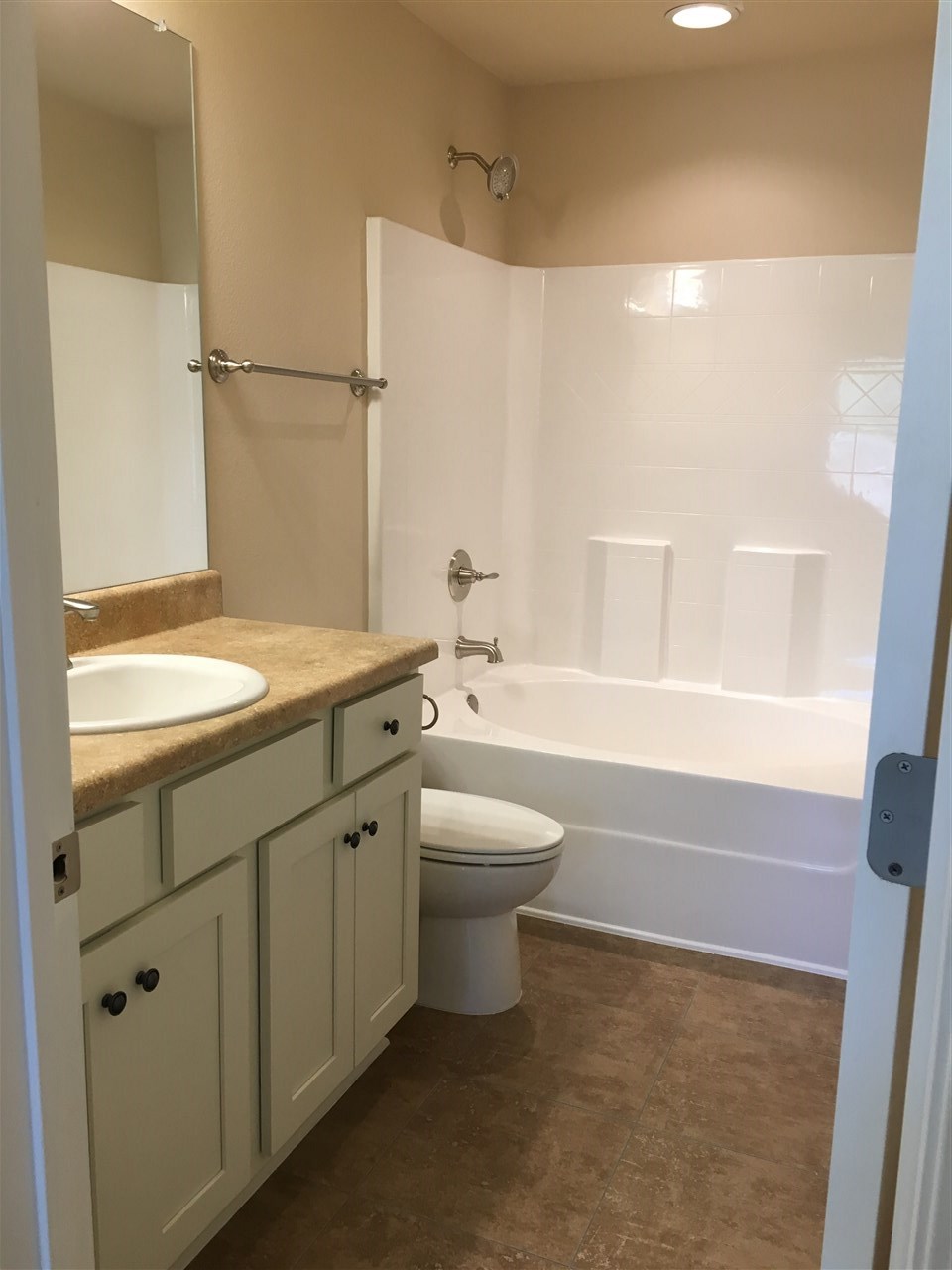 16985 Russet Court Foley, AL 36535 - Photo 9 of 14 Master Bath