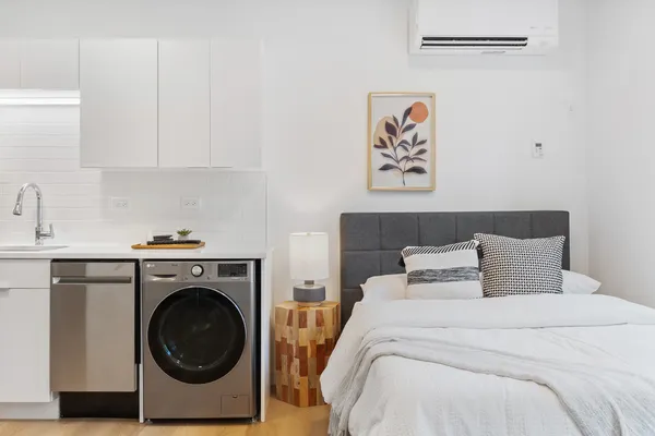 $1,595 | 1650 West Roscoe Street, Unit 606, Chicago, IL 60657