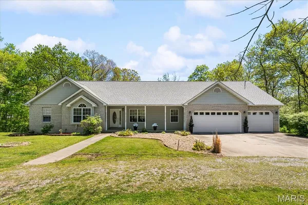 $499,900 | 12532 Tree Line Drive, Highland, IL 62249
